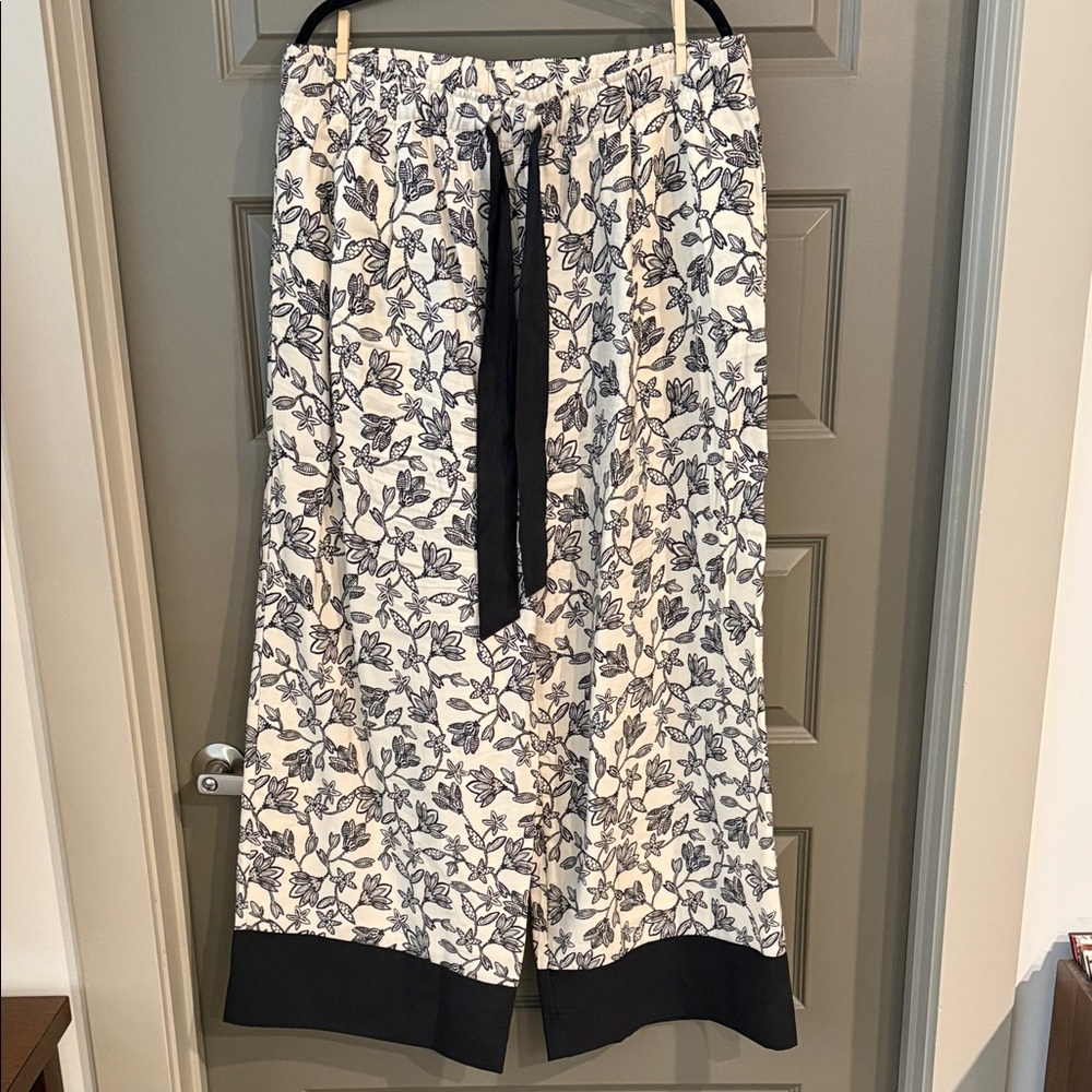 H&M Black and Cream Floral Pants